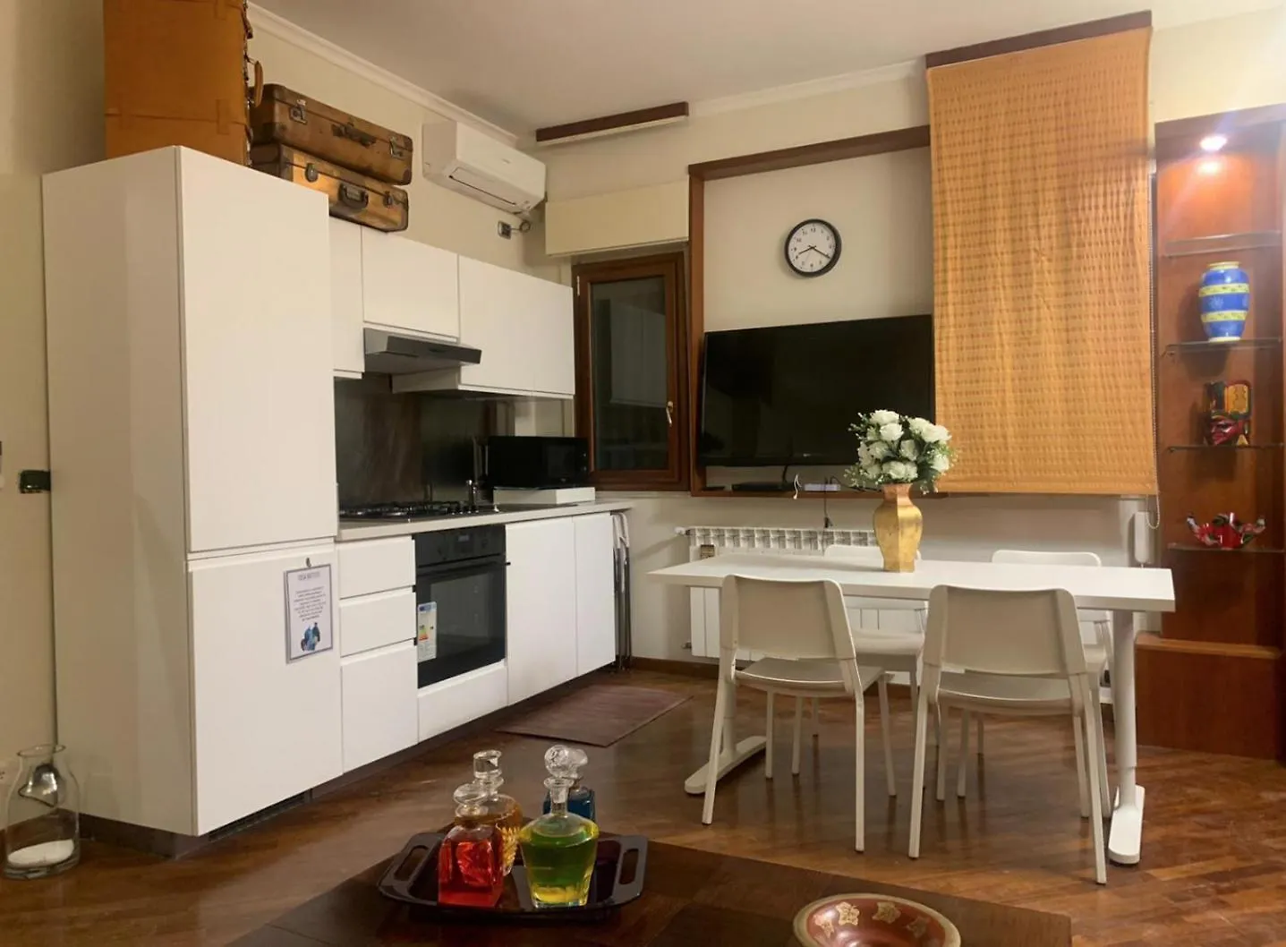 Bed & Breakfast CASA BATTISTI MESSINA bellissimo appartamento in centro città ideale per FAMIGLIE o GRUPPI DI AMICI - max 3 camere, max 8 persone