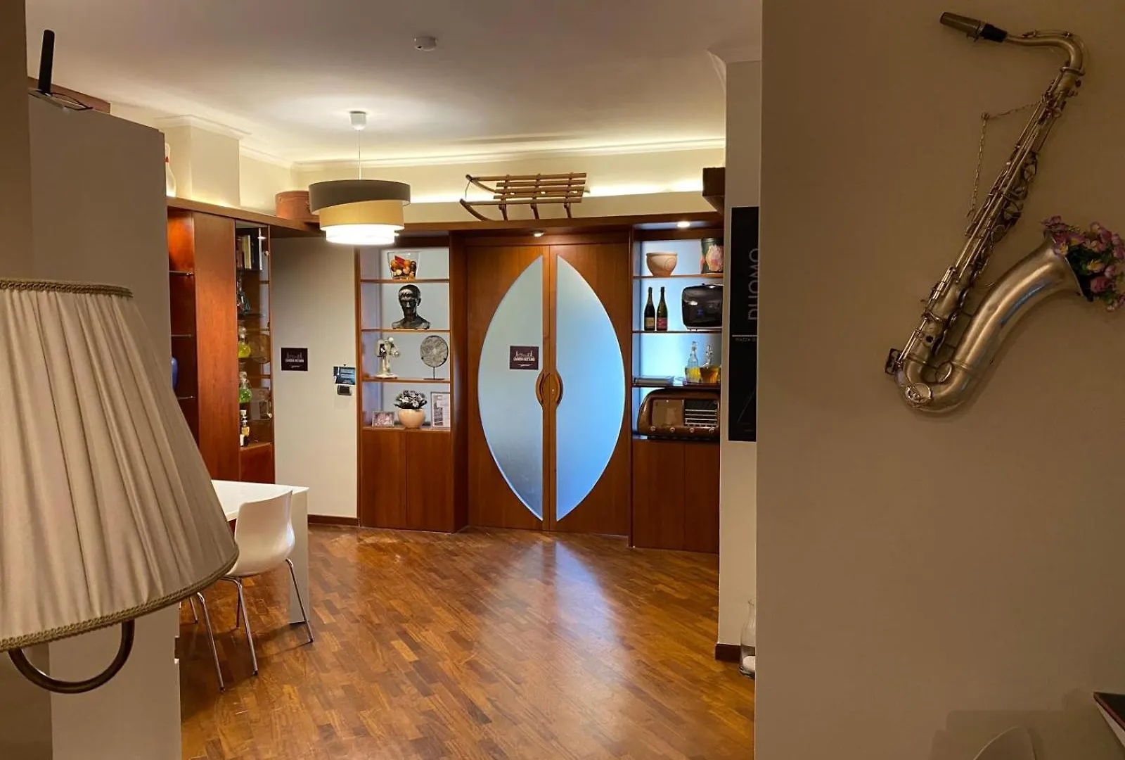 CASA BATTISTI MESSINA bellissimo appartamento in centro città ideale per FAMIGLIE o GRUPPI DI AMICI - max 3 camere, max 8 persone 0*,
